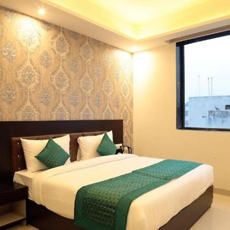 Oyo 23368 Boutique Hotel Paragon New Delhi Exterior photo