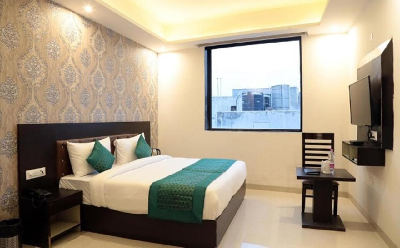 Oyo 23368 Boutique Hotel Paragon New Delhi Exterior photo